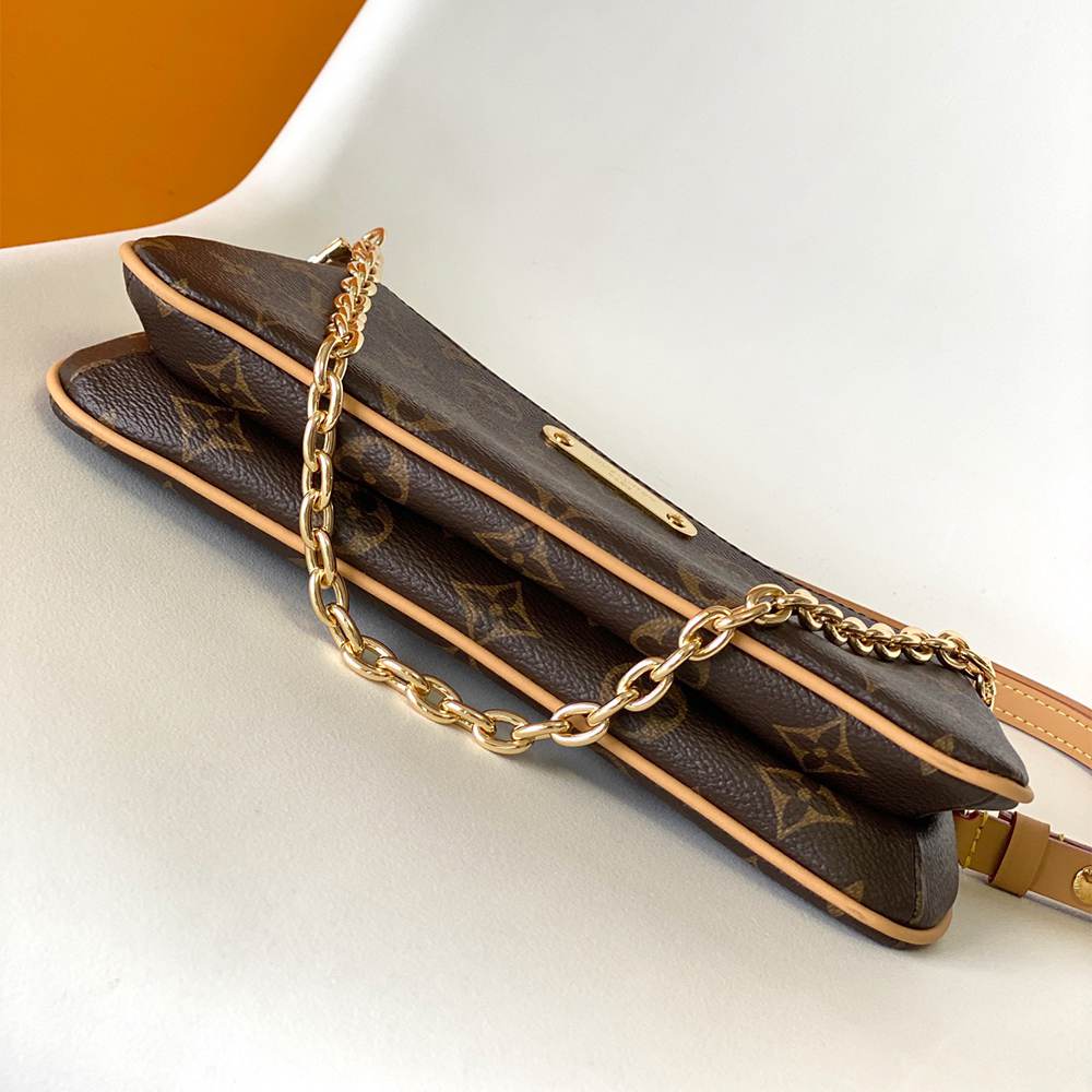 LV Pochette Liv