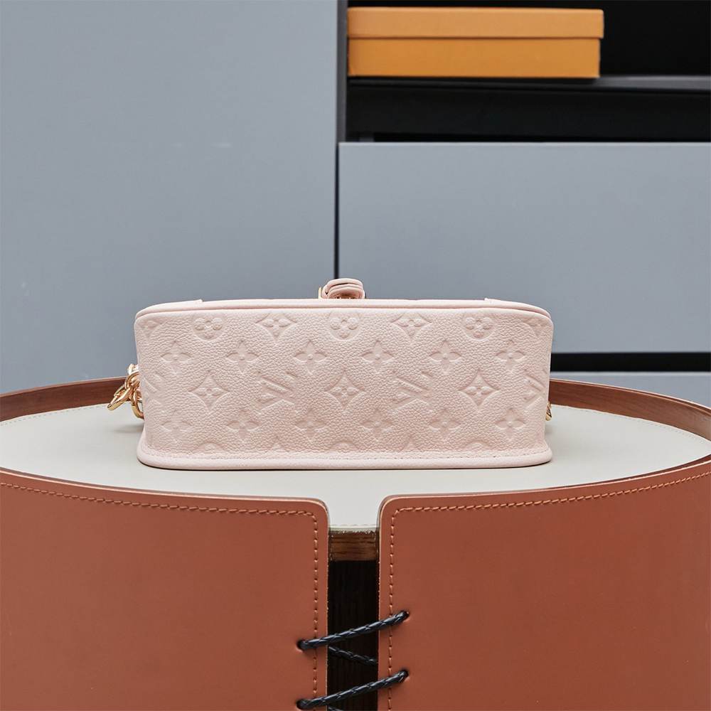 LV Diane
