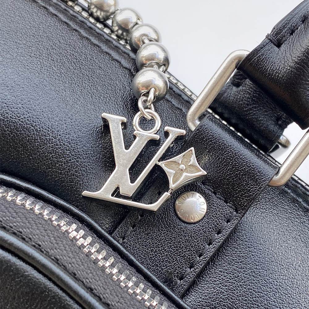 LV Keepall Bandoulière 25