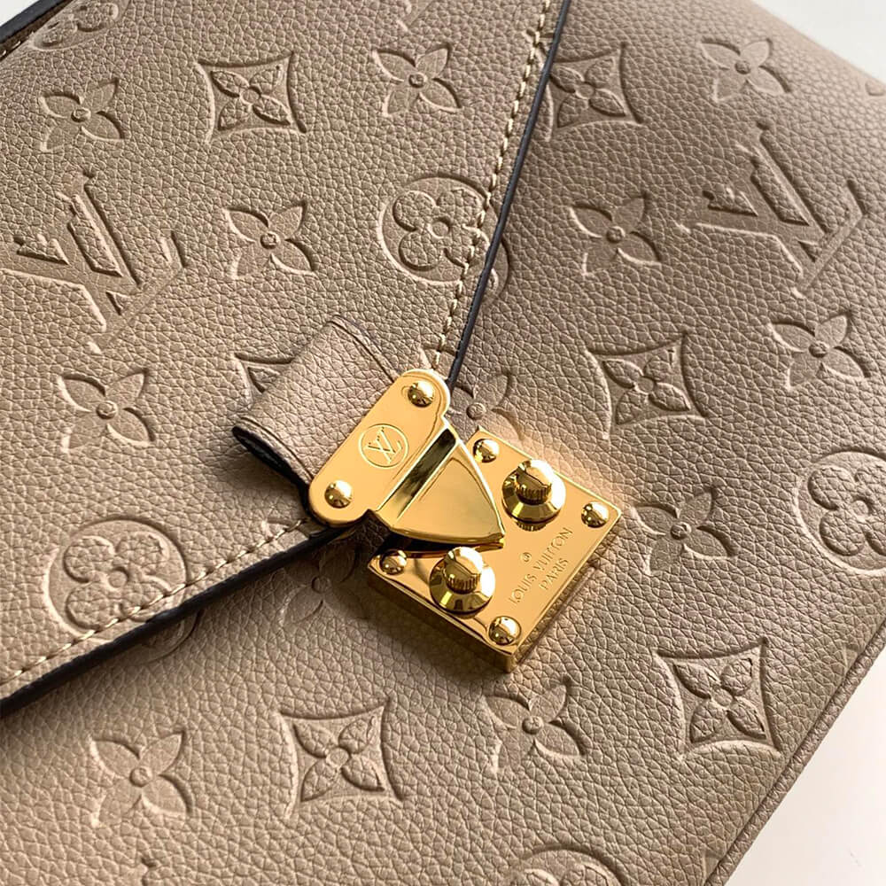 LV Pochette Métis