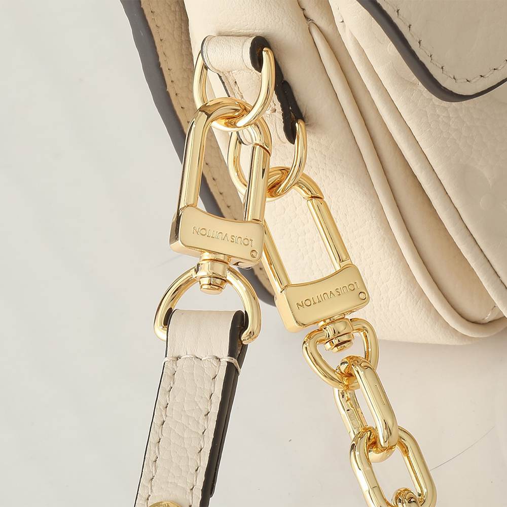 LV Pochette Métis East West