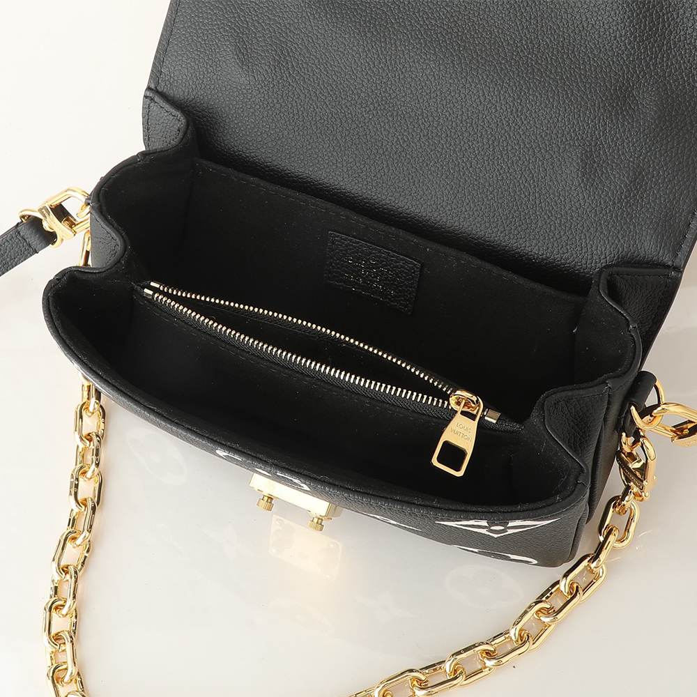 LV Pochette Métis East West
