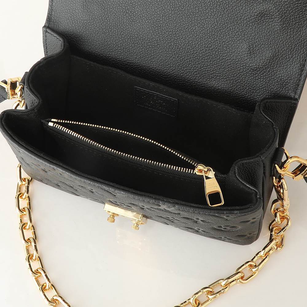 LV Pochette Métis East West
