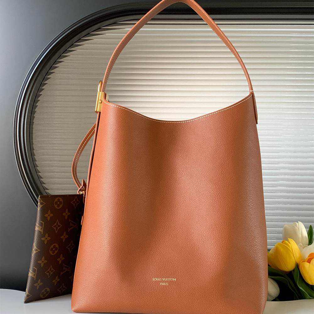 LV Low Key Hobo MM
