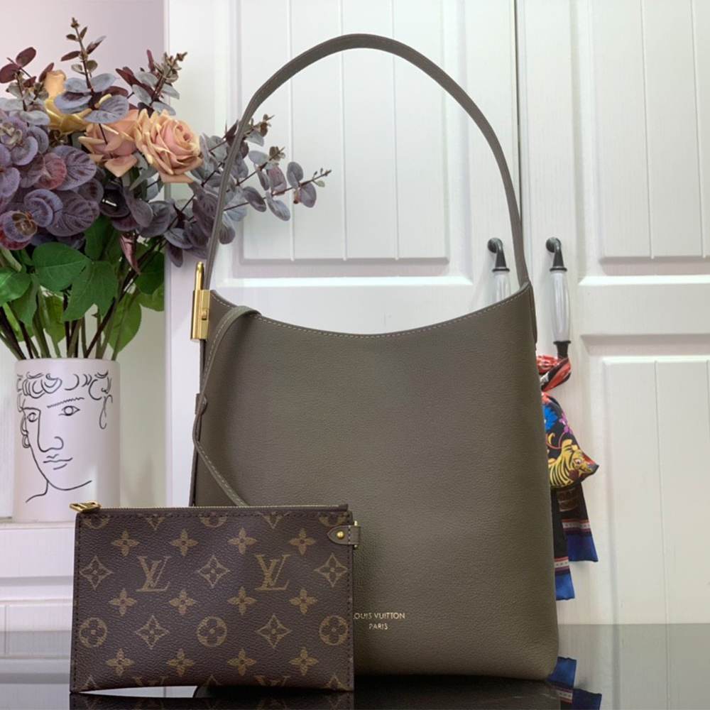 LV Low Key Hobo PM(HIGH-END GRADE)