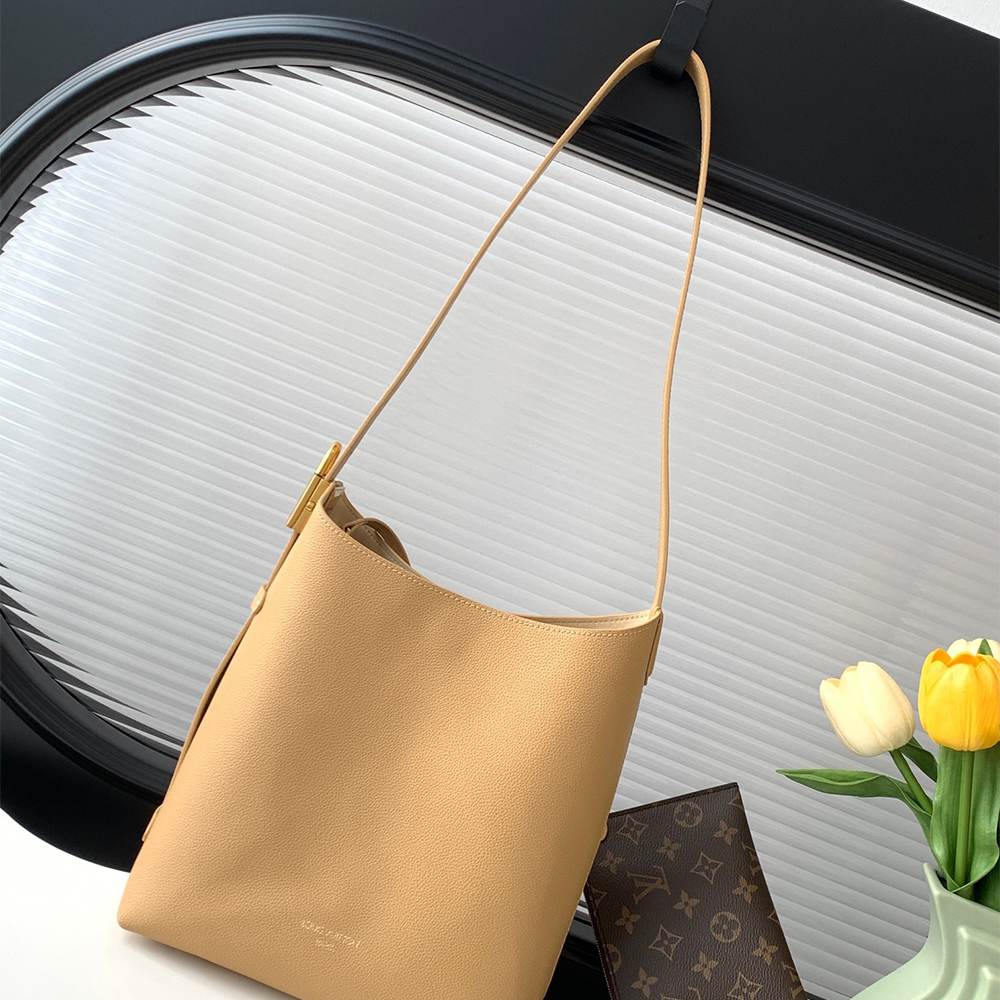 LV Low Key Hobo PM