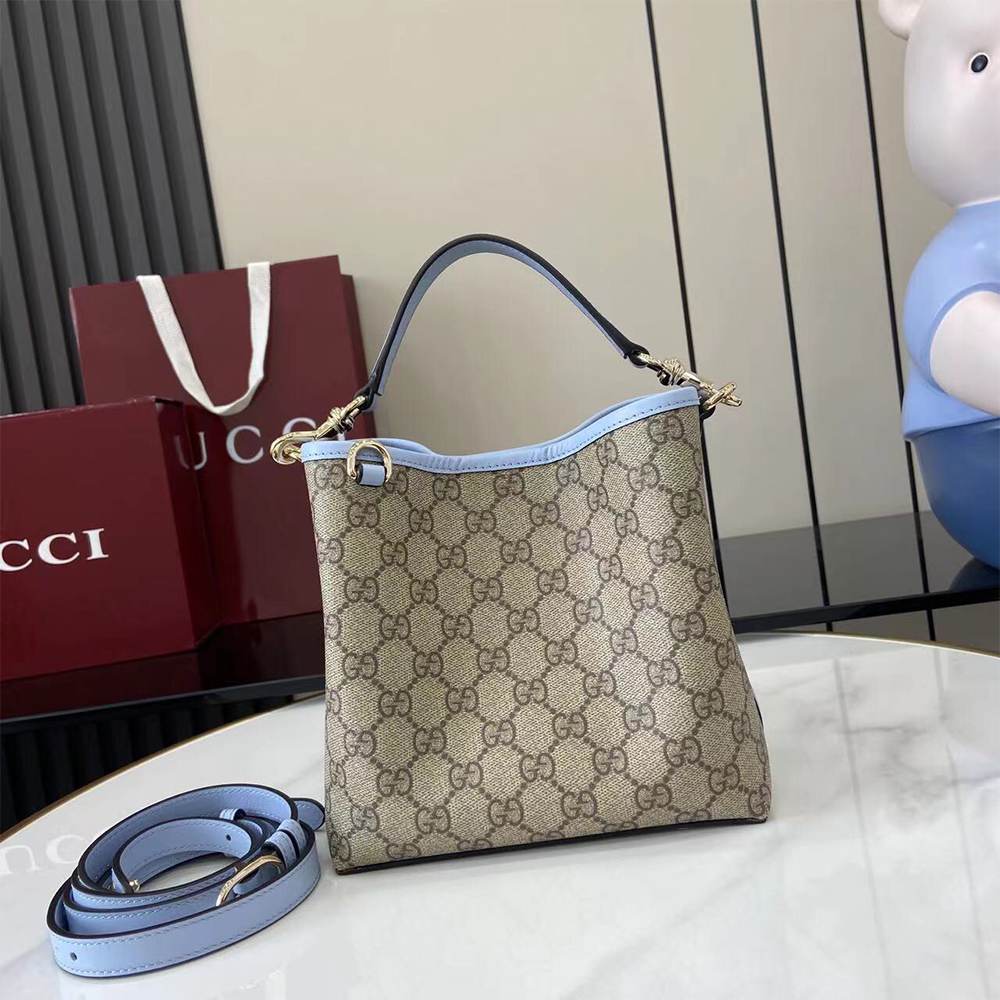 GG Emblem small bucket bag