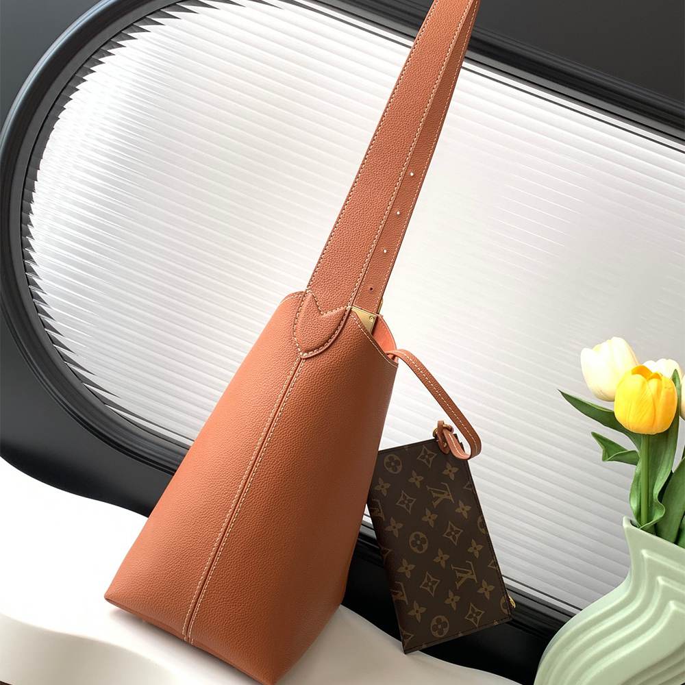 LV Low Key Hobo PM
