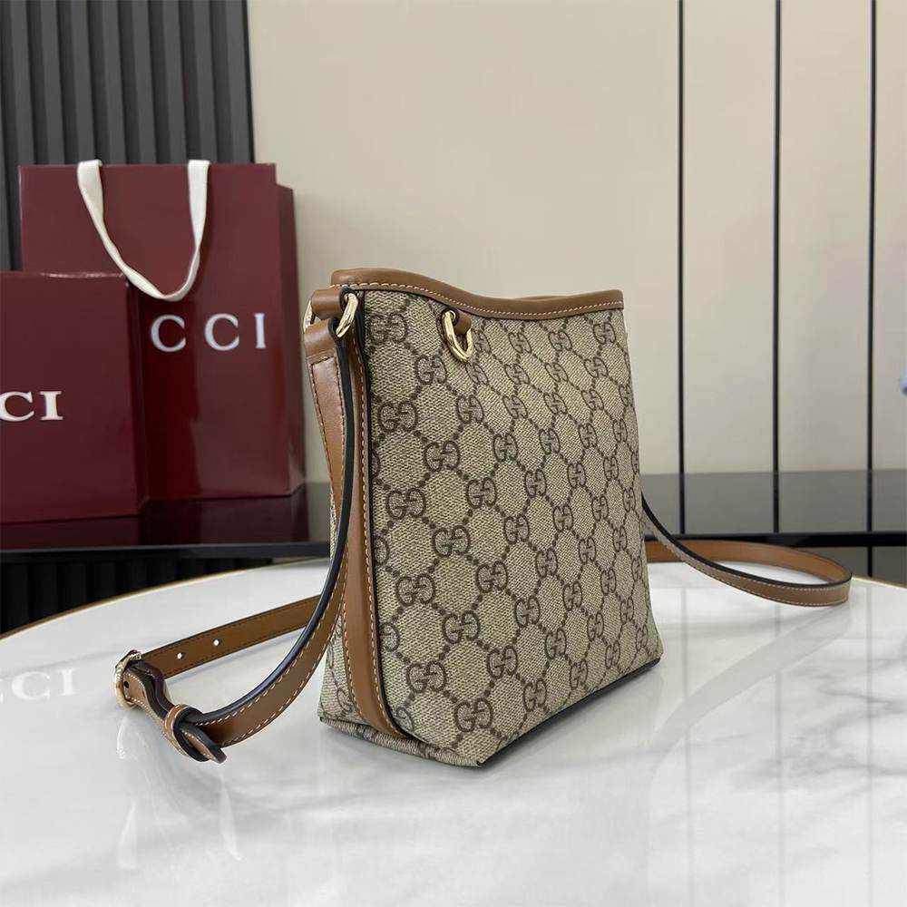 GG Emblem nano bucket bag