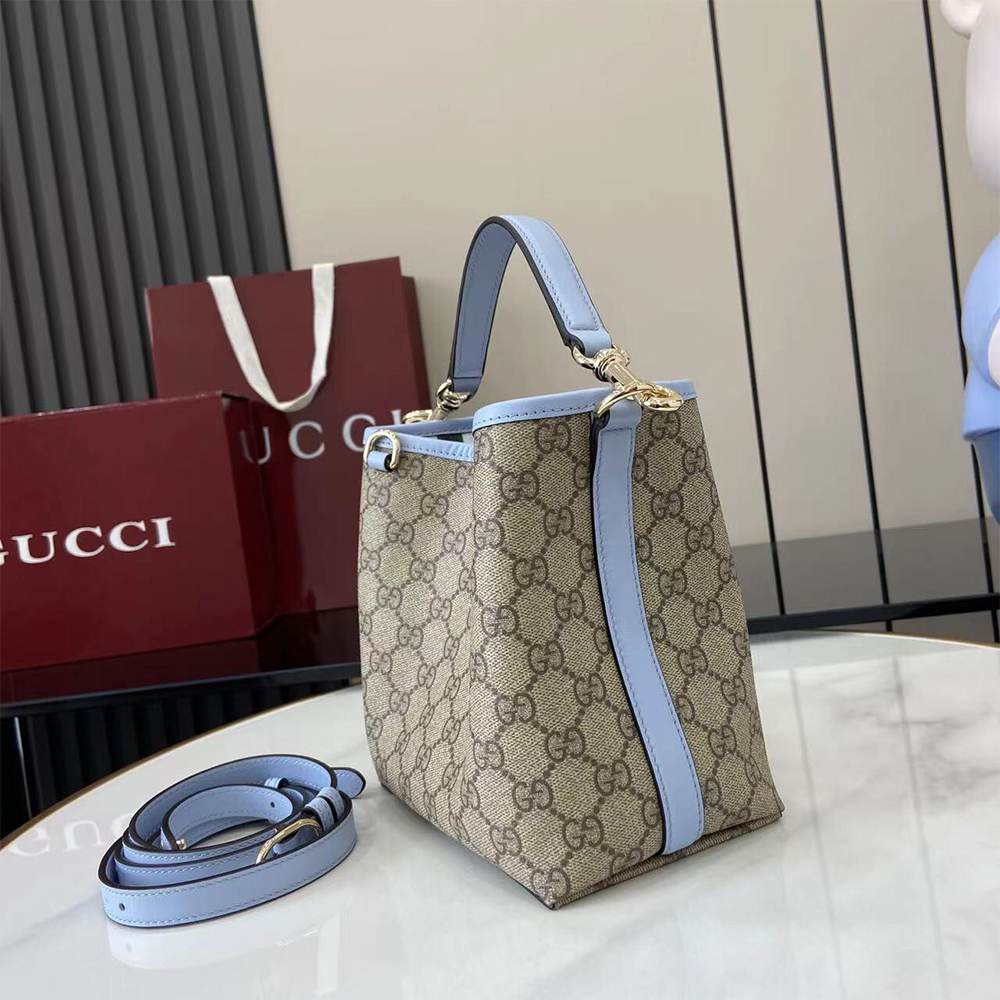 GG Emblem small bucket bag