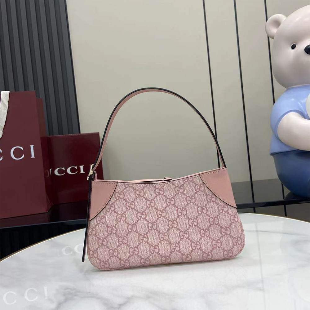 GG Emblem small shoulder bag