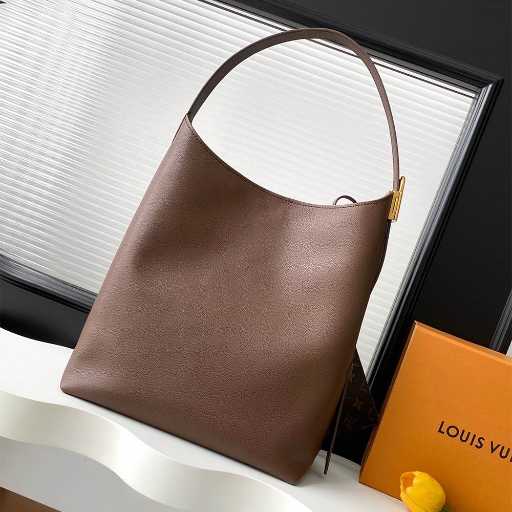 LV Low Key Hobo MM