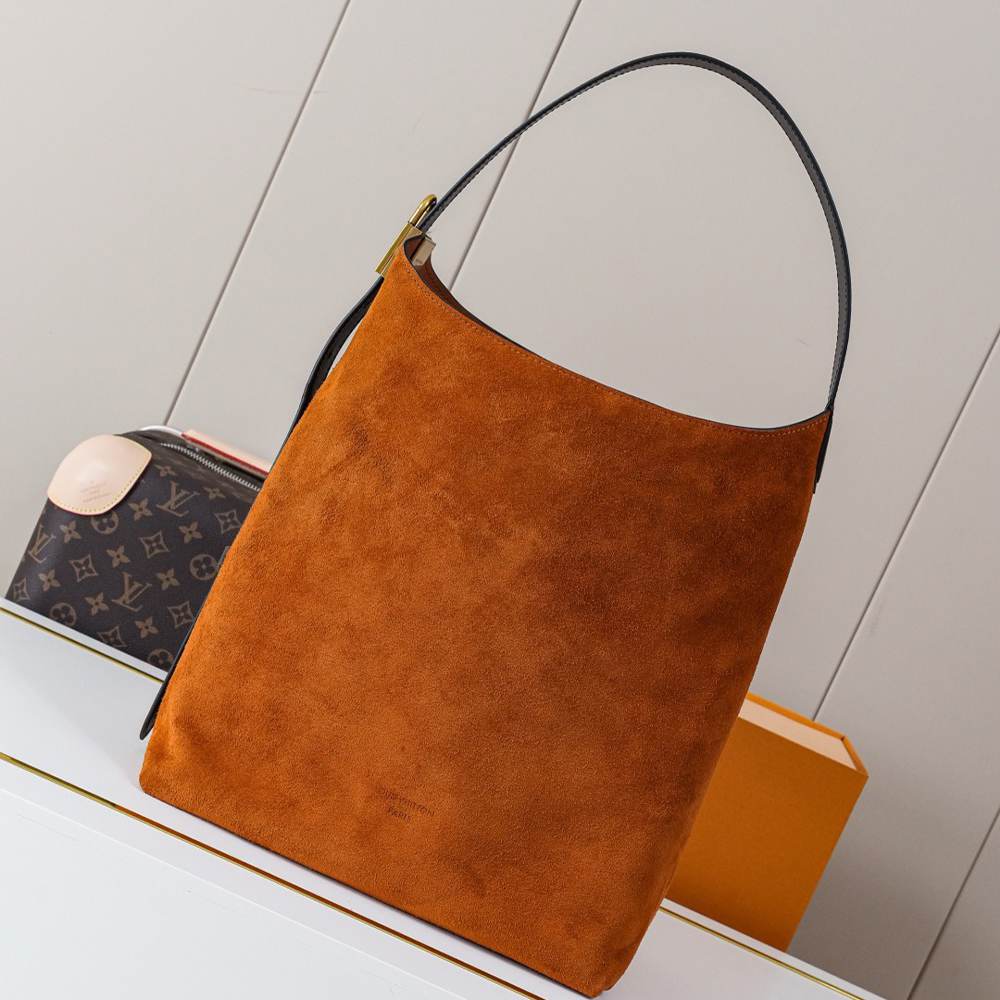 LV Hobo MM