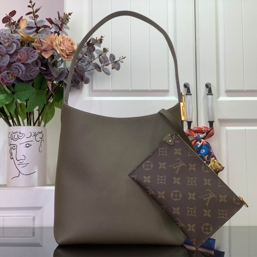 LV Low Key Hobo PM(HIGH-END GRADE)