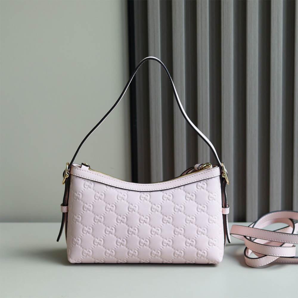 GG Emblem small shoulder bag