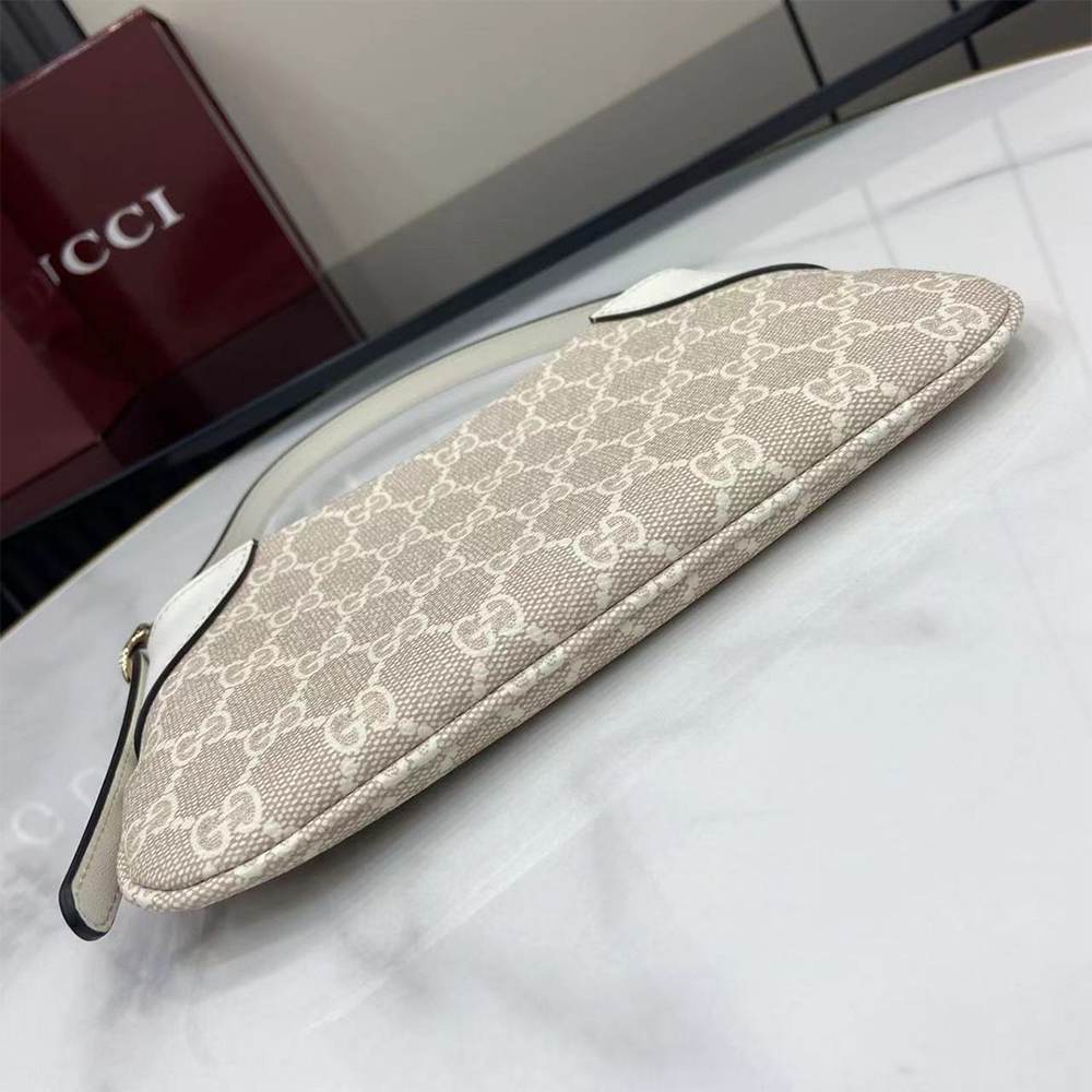 GG Emblem small shoulder bag