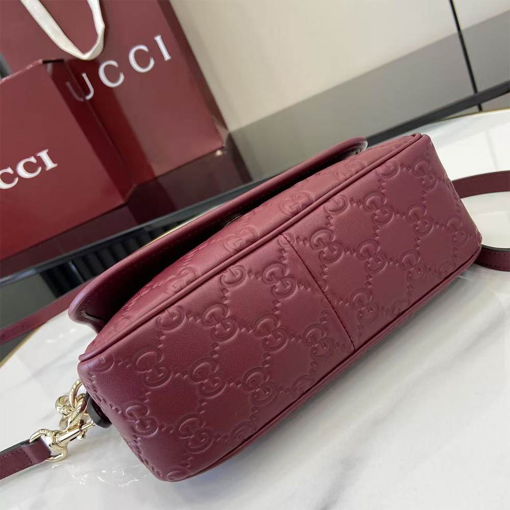 GG Emblem small shoulder bag