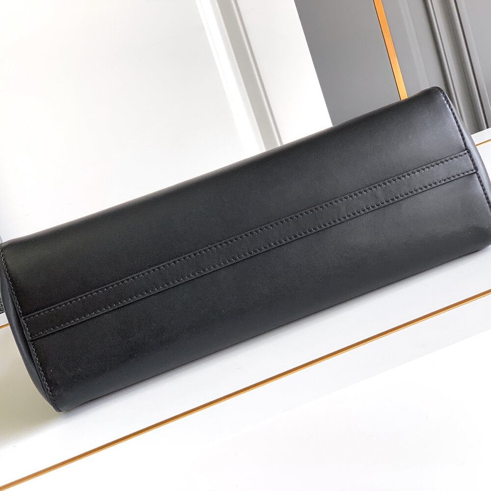 Pra*a Enchaine medium leather bag(HIGH-END GRADE)