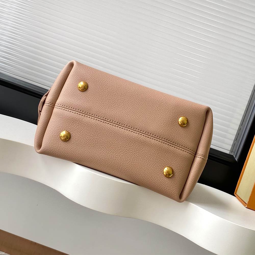 LV Low Key Hobo PM