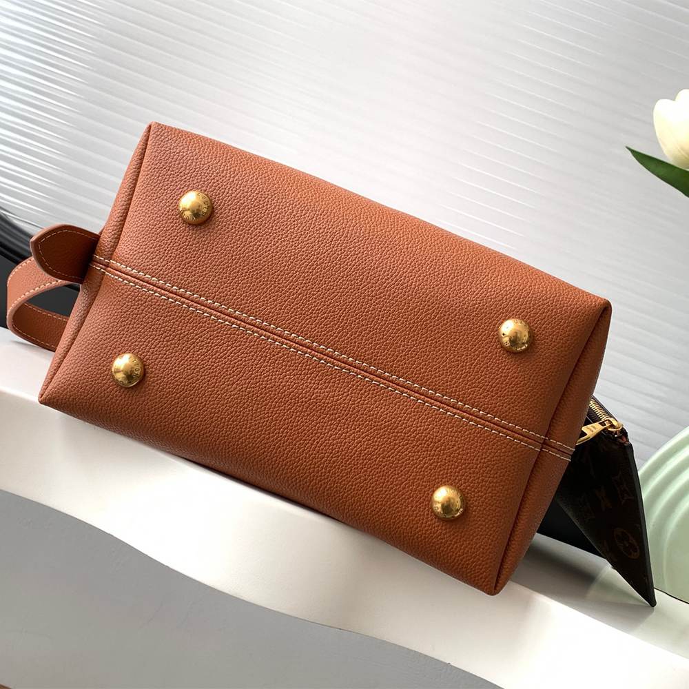 LV Low Key Hobo PM