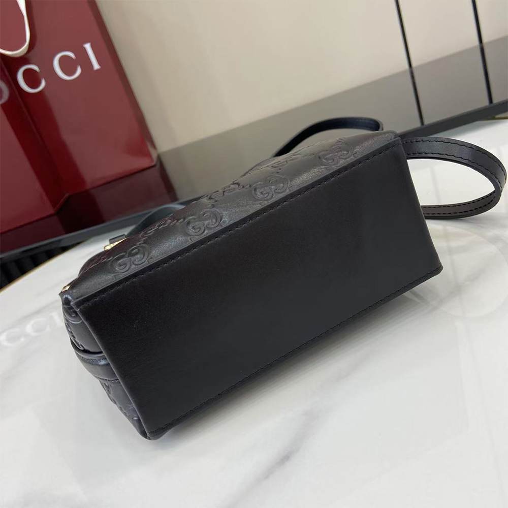 GG Emblem nano bucket bag