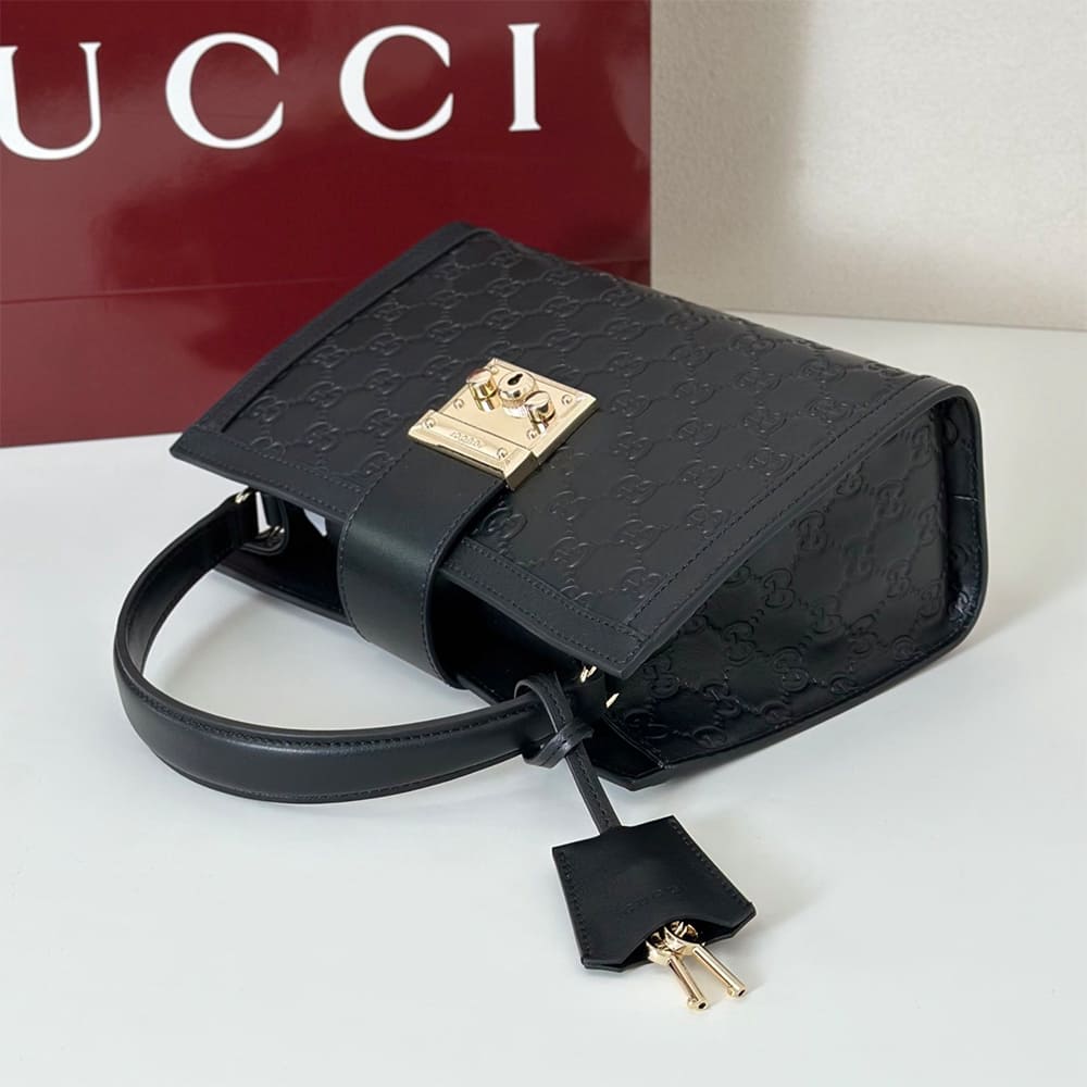 Gvc*1 Padlock medium top handle bag