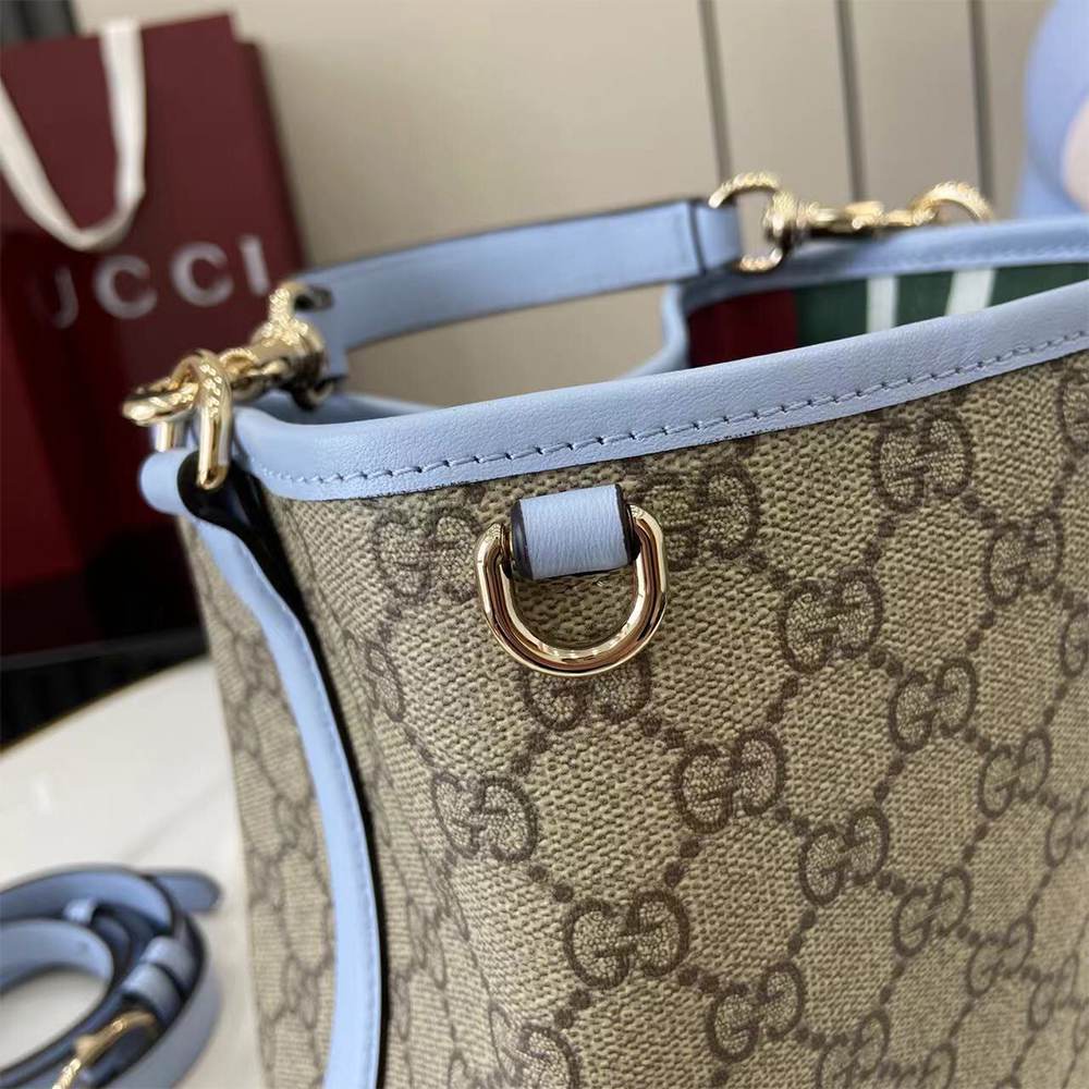GG Emblem small bucket bag