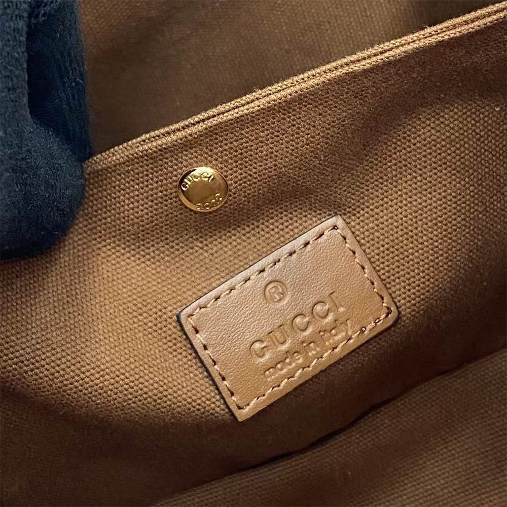 GG Emblem small bucket bag