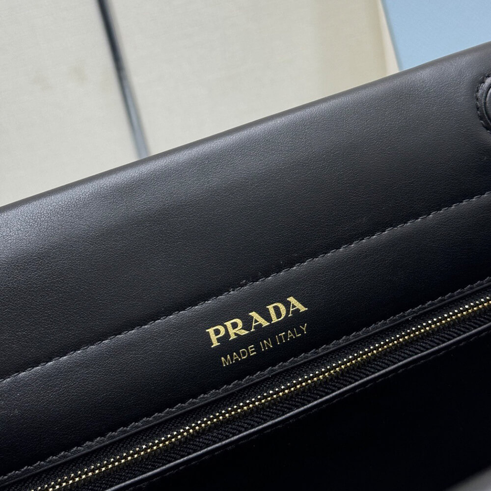 Pra*a Enchaine medium leather bag(HIGH-END GRADE)
