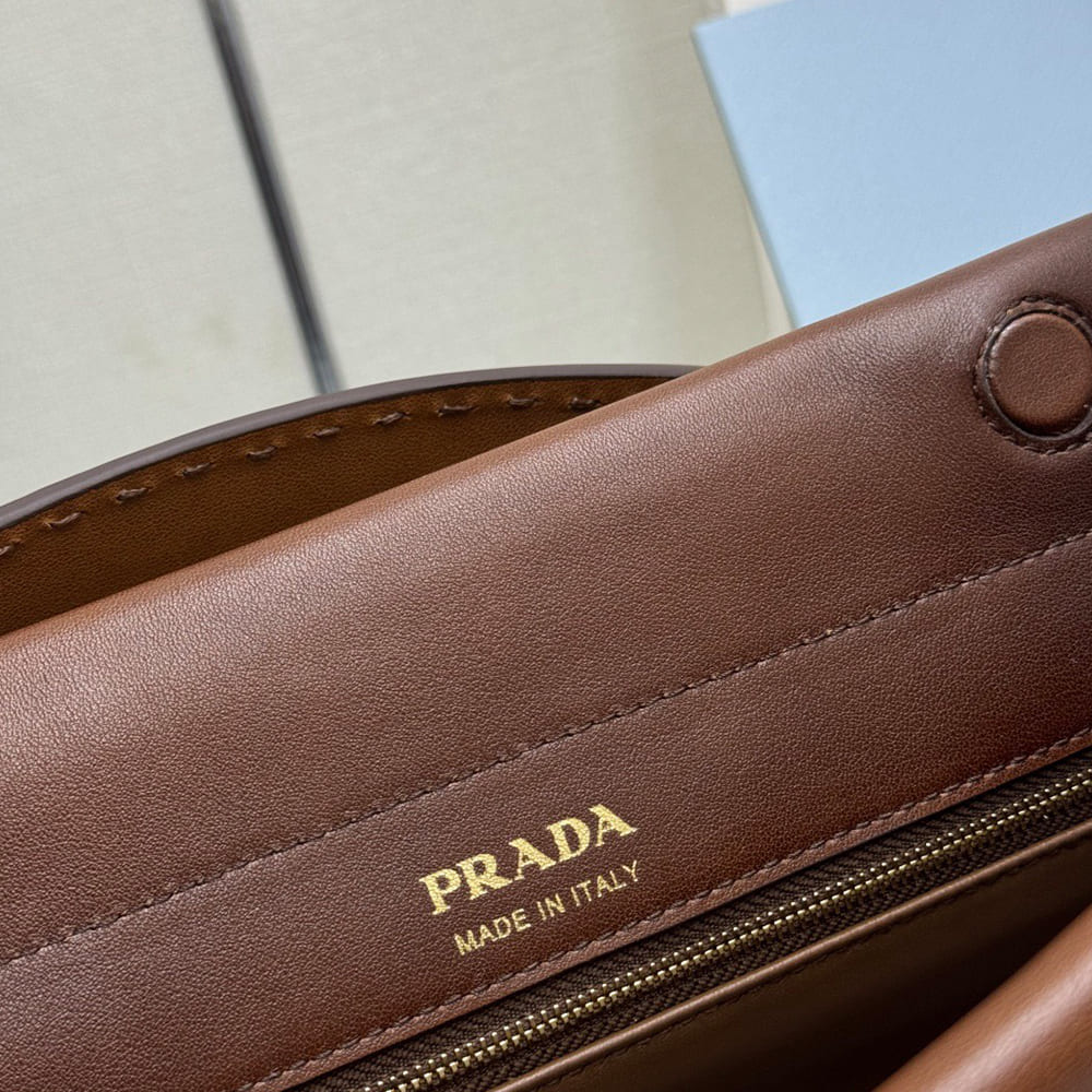 Pra*a Enchaine medium leather bag(HIGH-END GRADE)