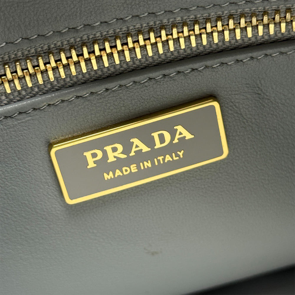 Pra*a Aimee medium leather shoulder bag