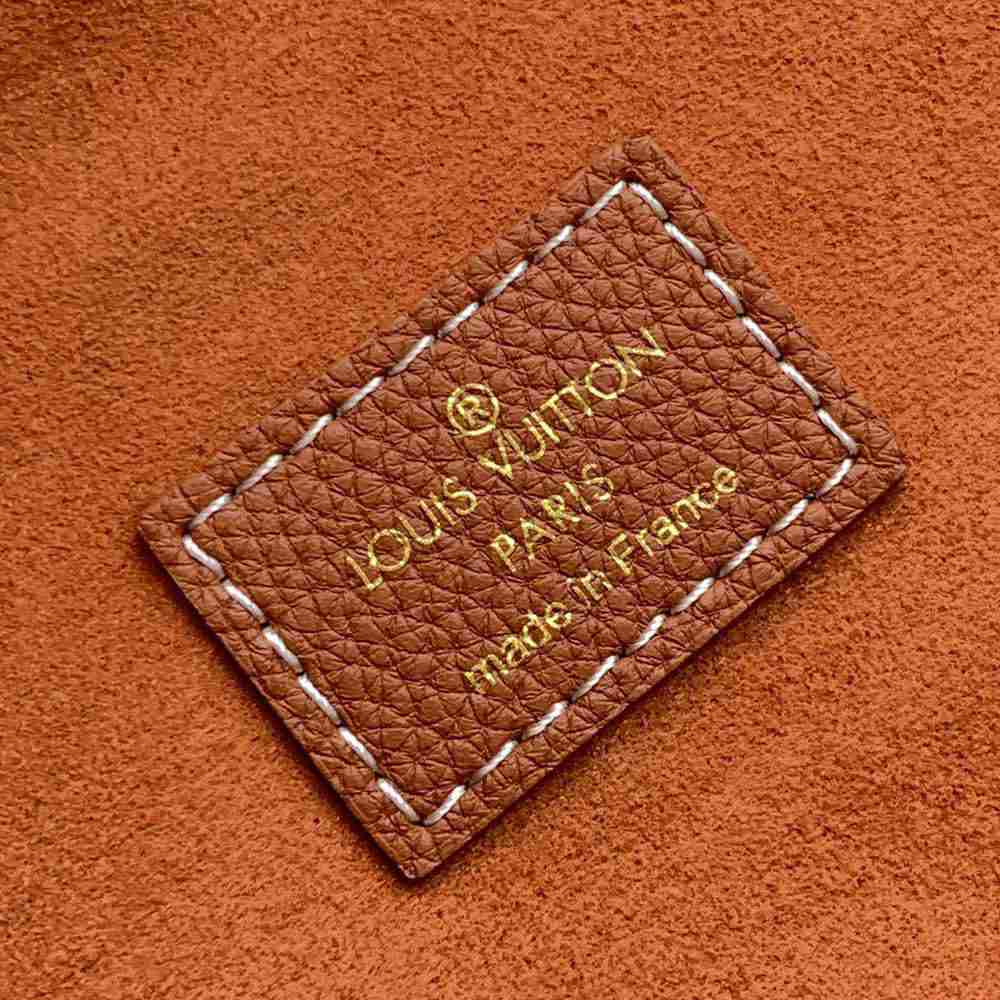 LV Low Key Cabas MM