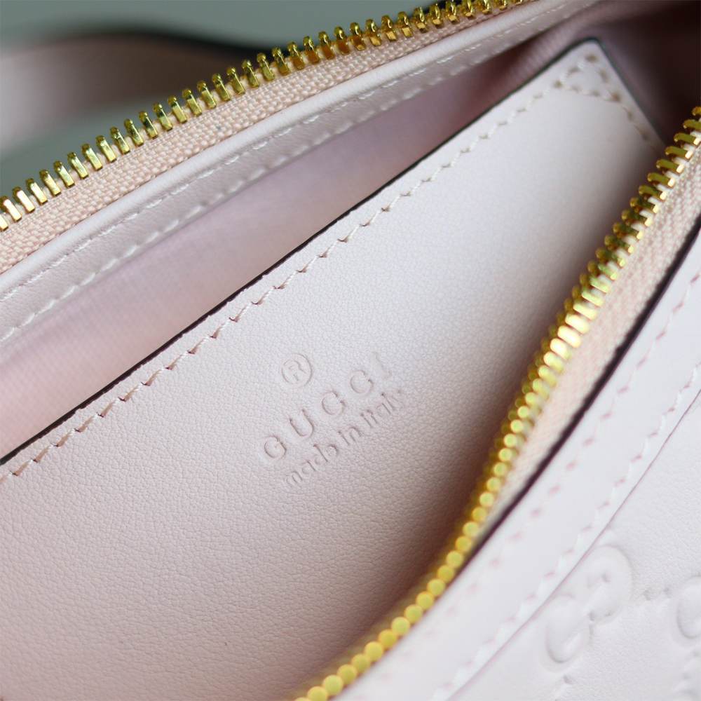 GG Emblem small shoulder bag