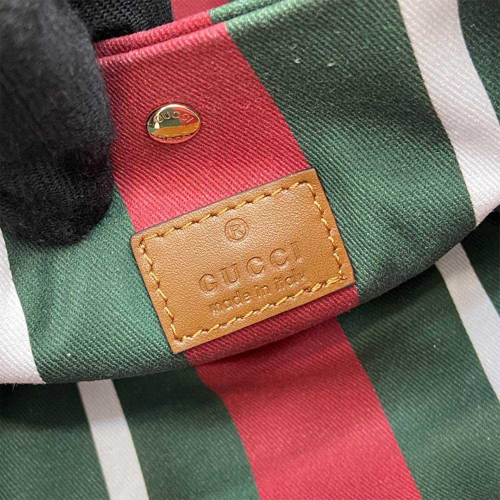 GG Emblem small bucket bag