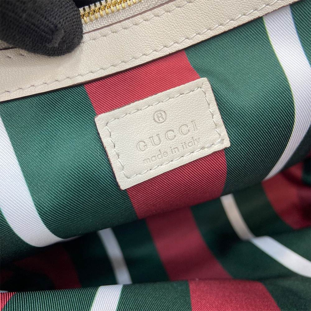 GG Emblem small bucket bag