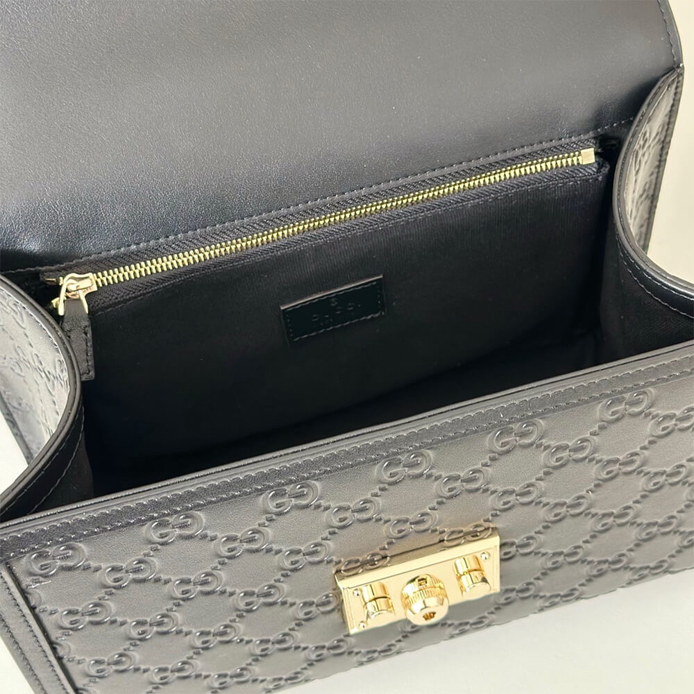Gvc*1 Padlock medium top handle bag