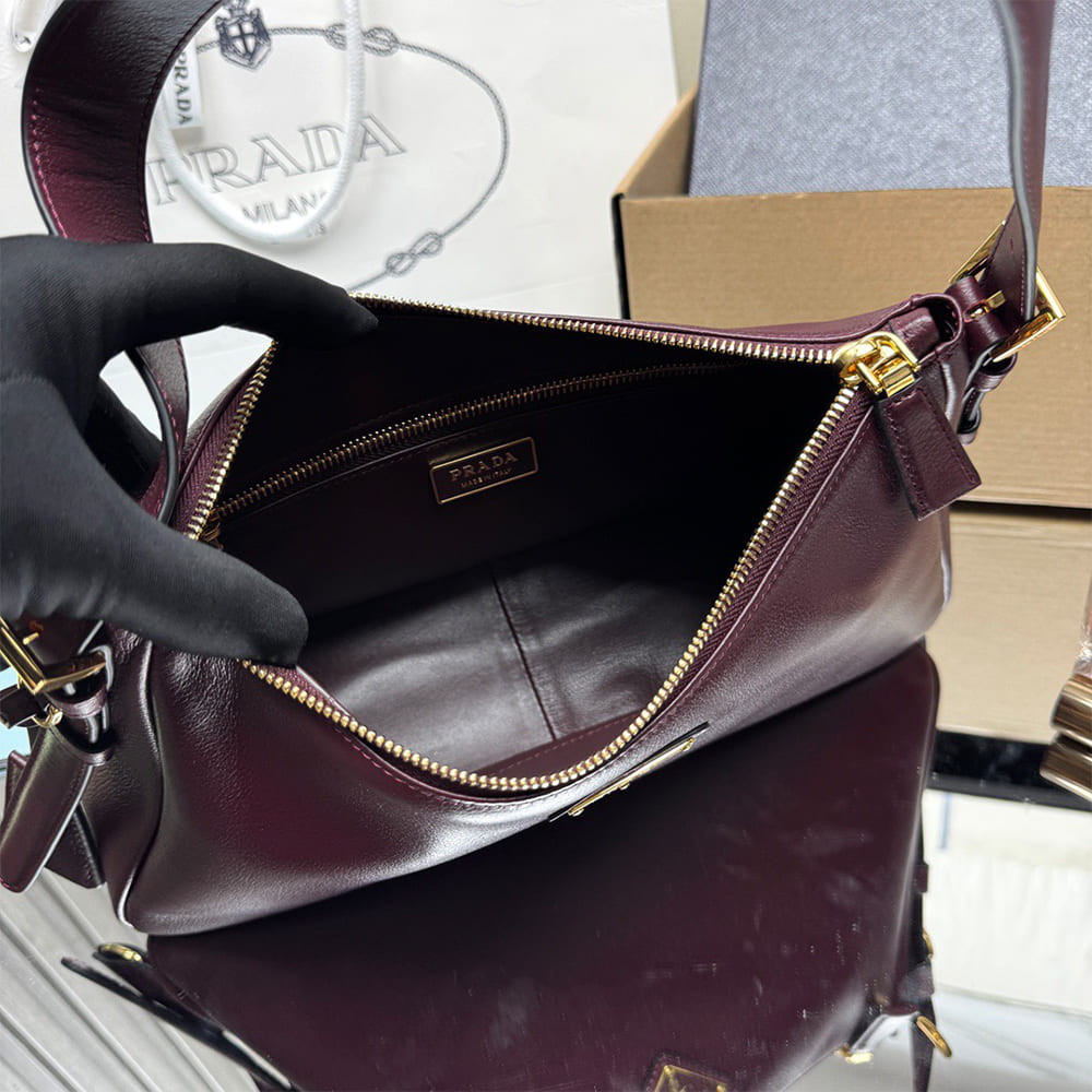 Pra*a Aimee medium leather shoulder bag