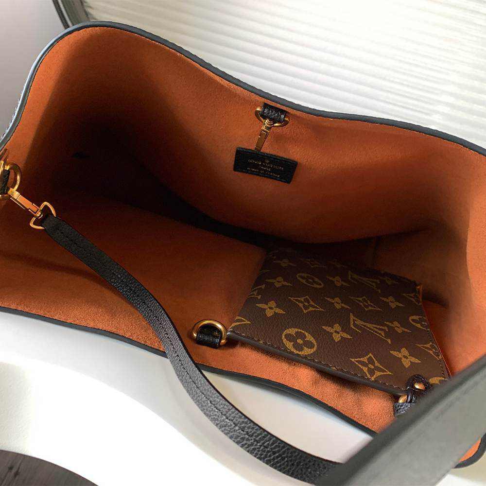 LV Low Key Hobo MM