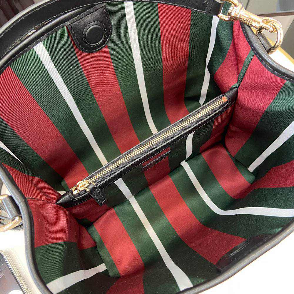 GG Emblem medium bucket bag