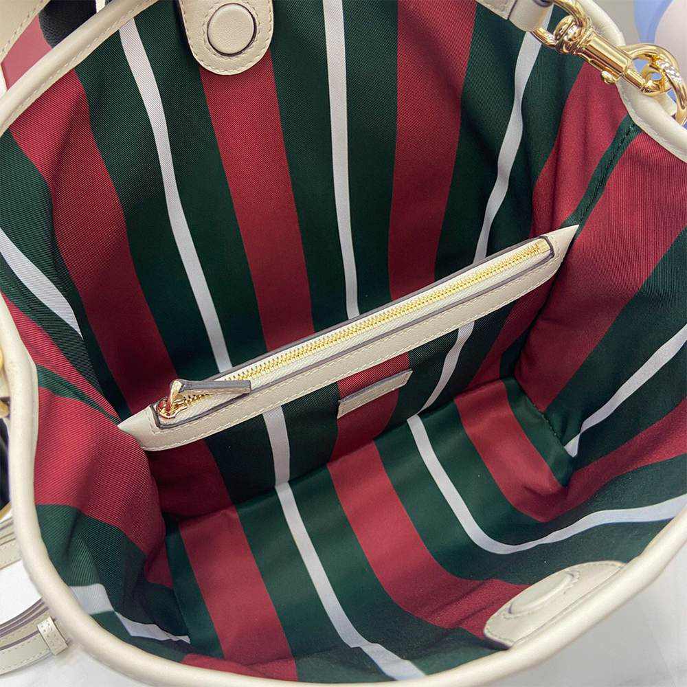 GG Emblem medium bucket bag