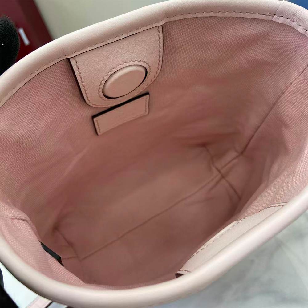 GG Emblem nano bucket bag