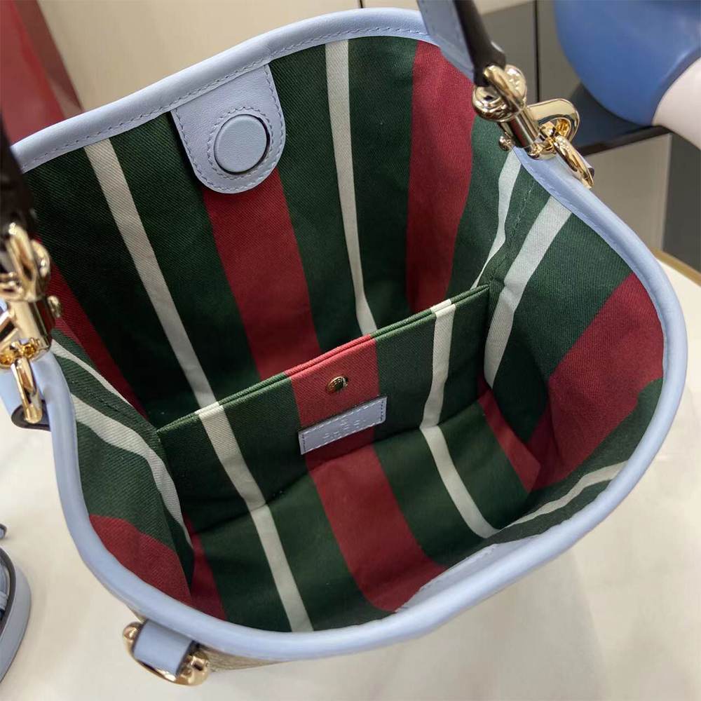 GG Emblem small bucket bag