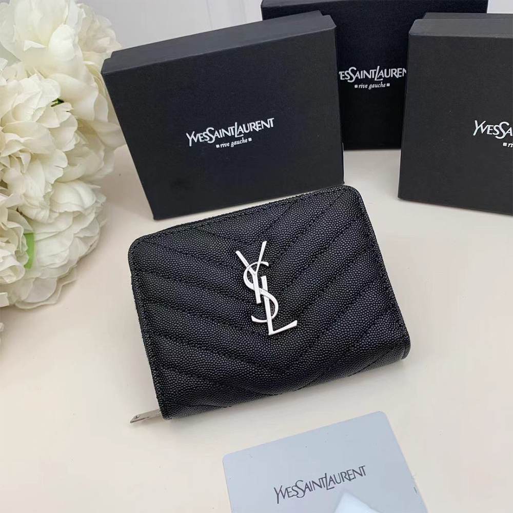 Y51 CASSANDRE MATELASSÉ compact zip around wallet in grain de poudre leather