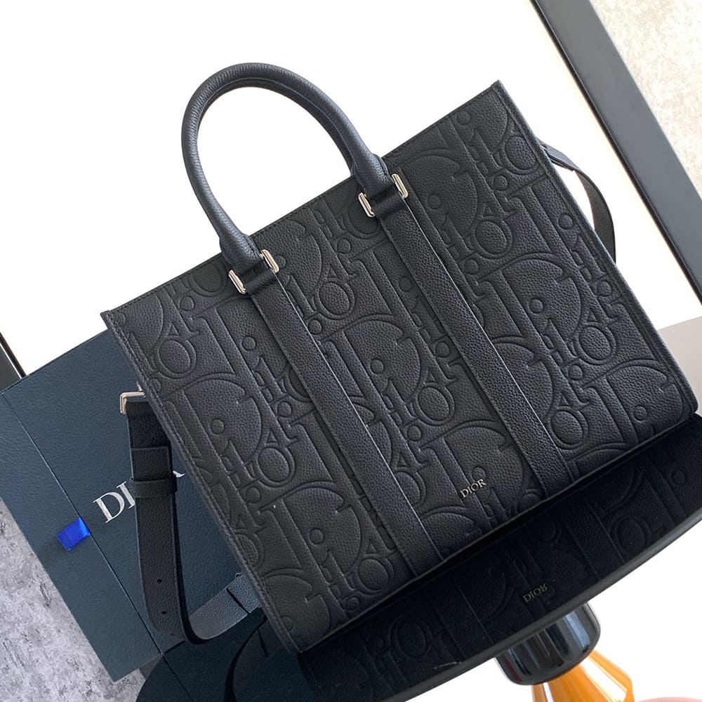 D10r Medium East-West Tote Bag