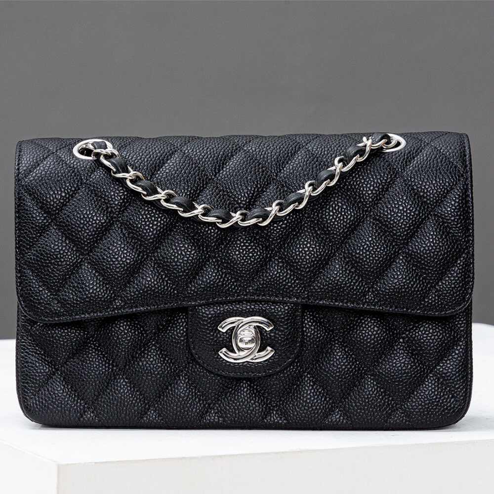 Ch**el SMALL CLASSIC HANDBAG(TAX-FREE Grade)