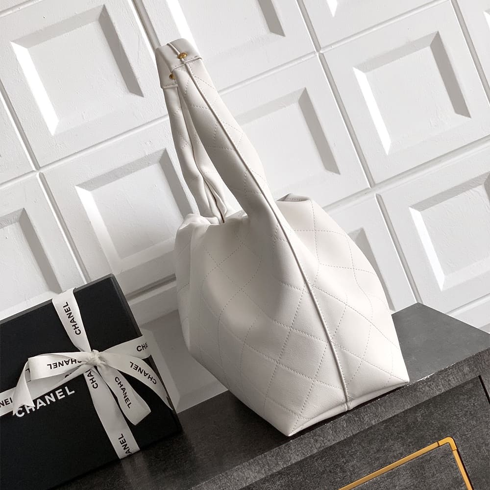 Ch**el LARGE HOBO BAG (HIGH-END GRADE)