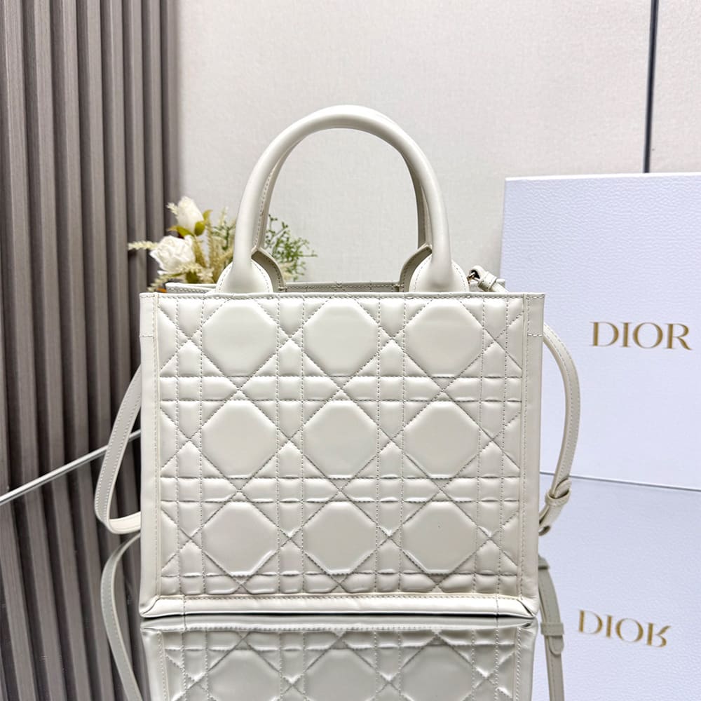 D10r Small D10r Book Tote
