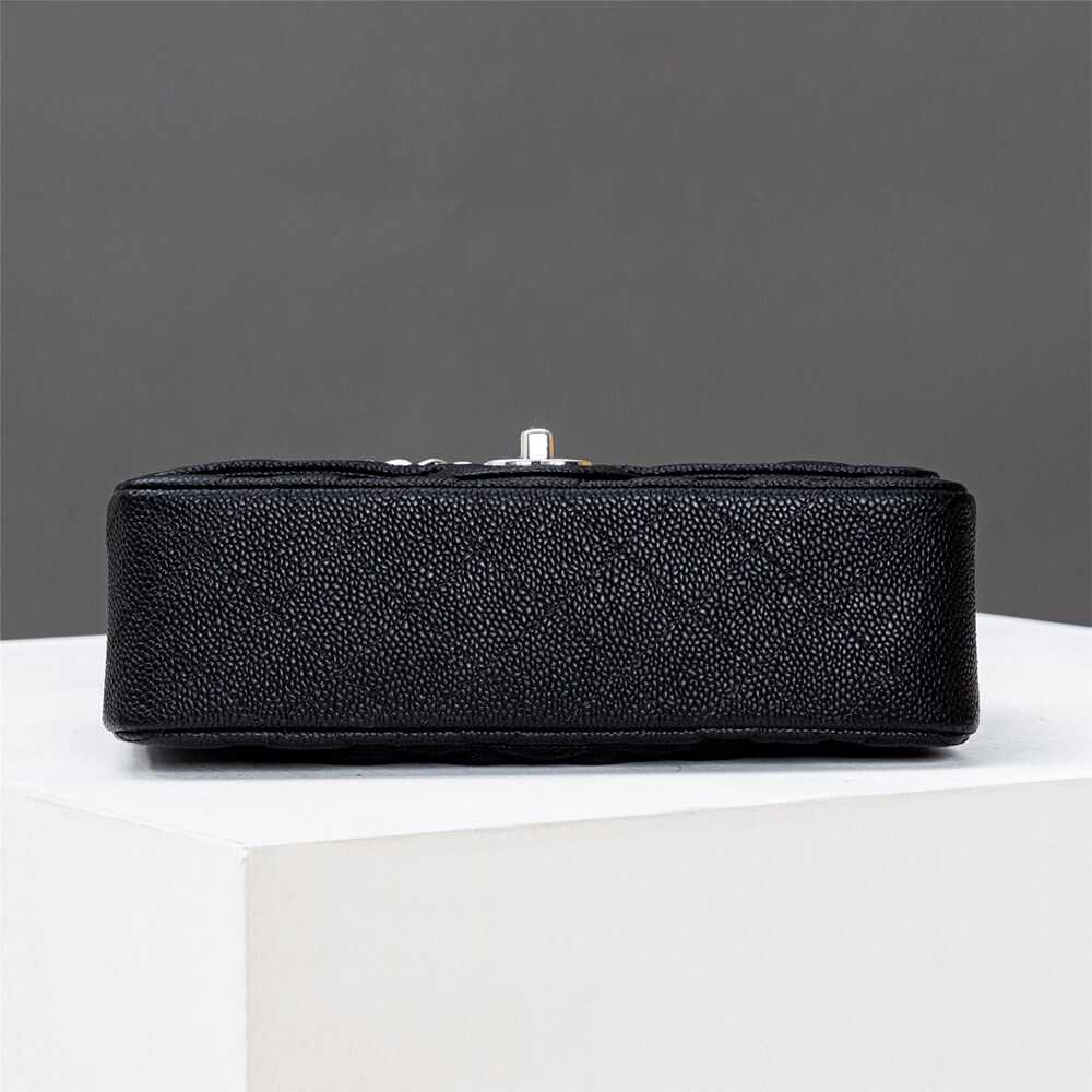 Ch**el SMALL CLASSIC HANDBAG(TAX-FREE Grade)
