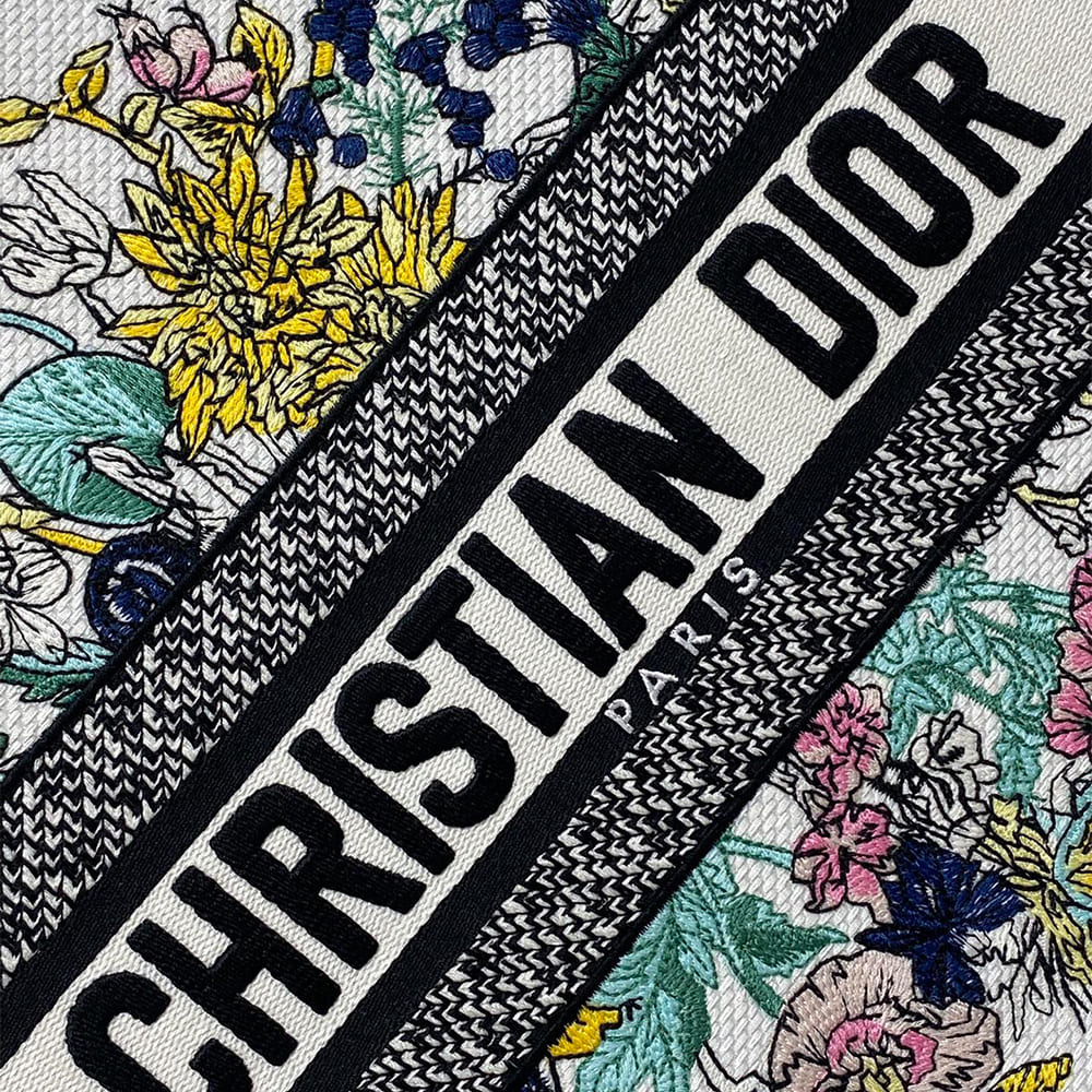 D10r Lucky Medium D10r Book Tote
