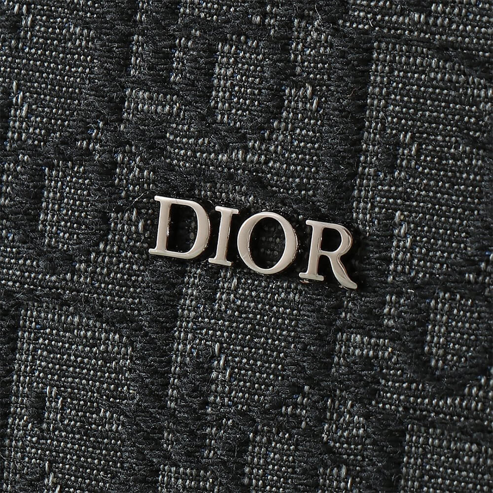 D10r Large East-West Tote Bag